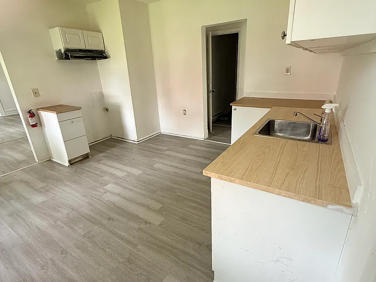 26 Huntington St #2 — Photo 18