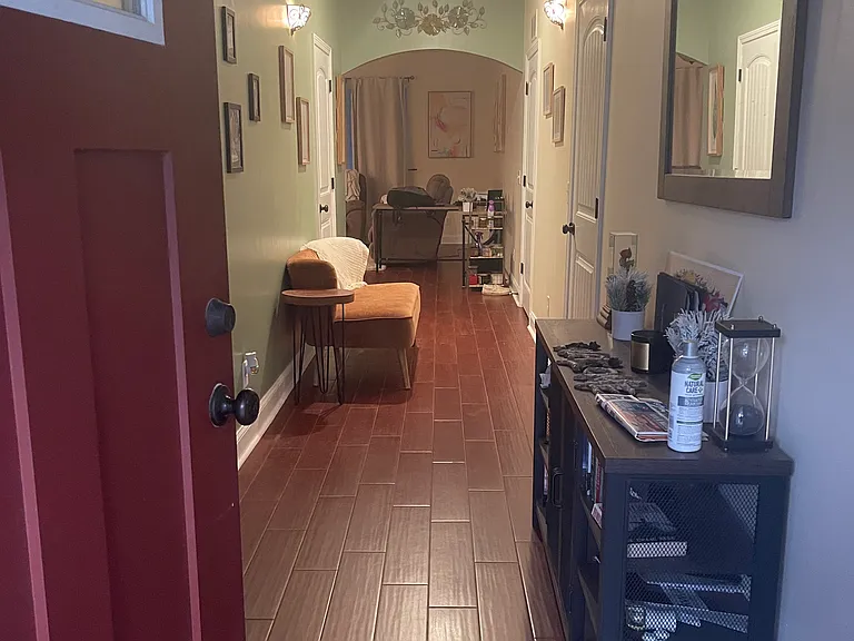 105 Holm Pl — Photo 2