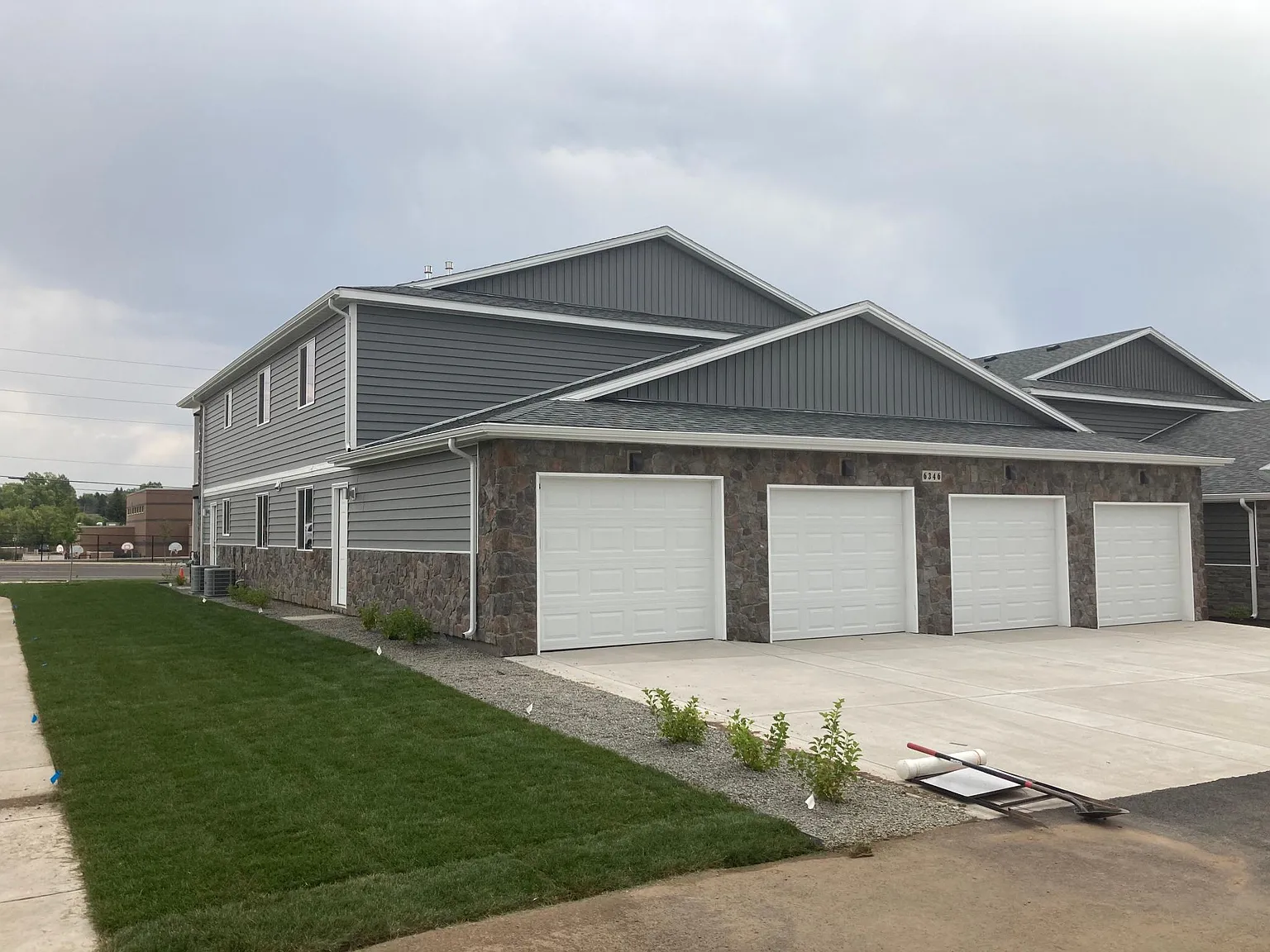 6346 Yellowstone Rd — Photo 2