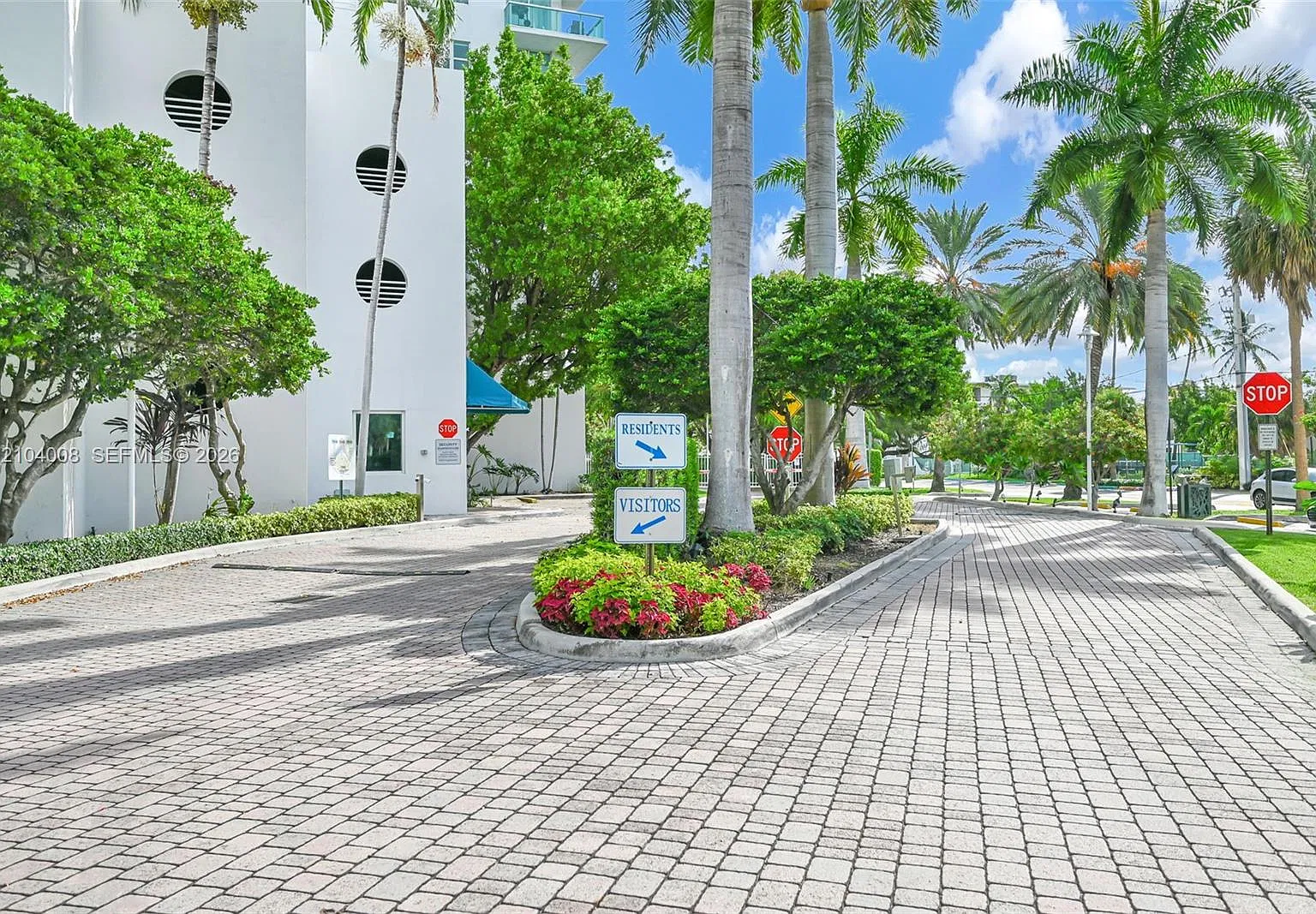 360 Condo A — Photo 3