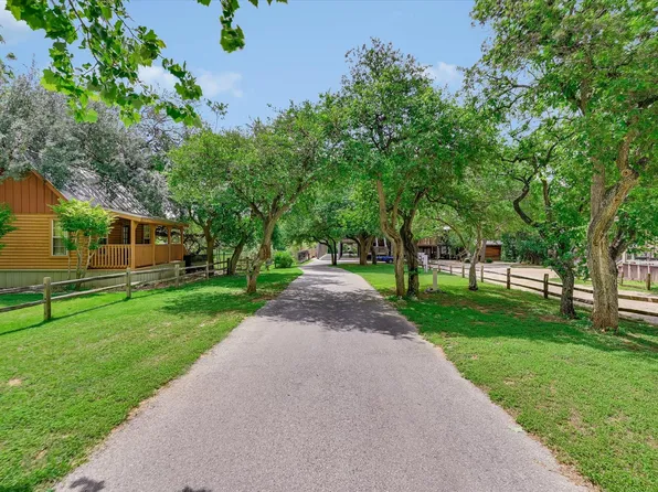 1220 Sleepy Hollow Ln, New Braunfels, TX 78130