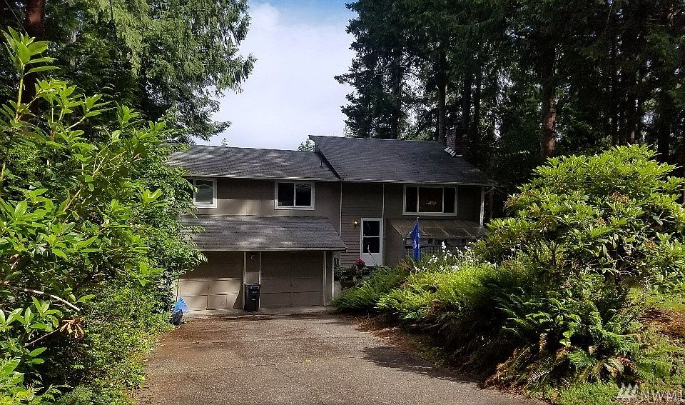 1st image of 581 E Ballantrae Dr