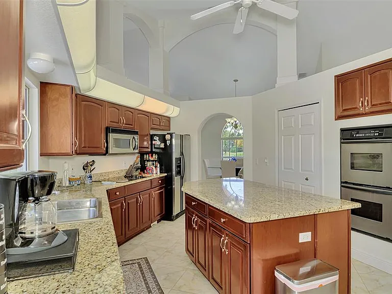 900 Park Place Dr — Photo 33