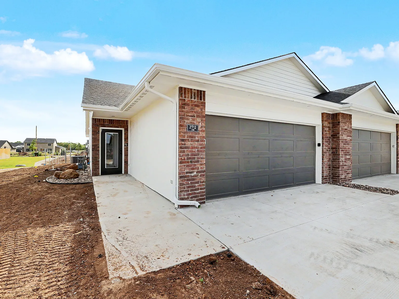 3 bed, 1184 sqft, $1,600 — Photo 3