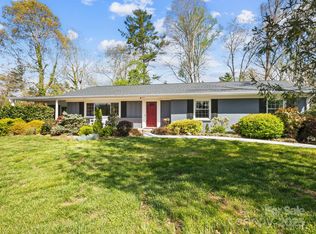 29 E Fox Chase Rd, Asheville, NC 28804