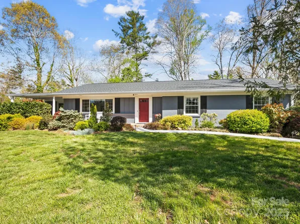 29 E Fox Chase Rd, Asheville, NC 28804
