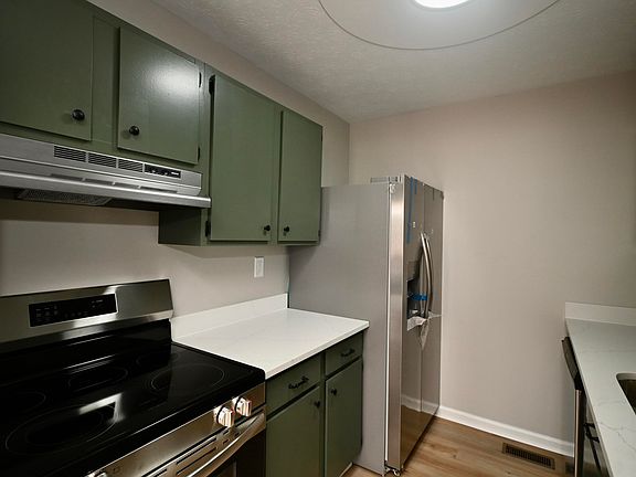4th image of 4231 Briarwood Dr APT 1