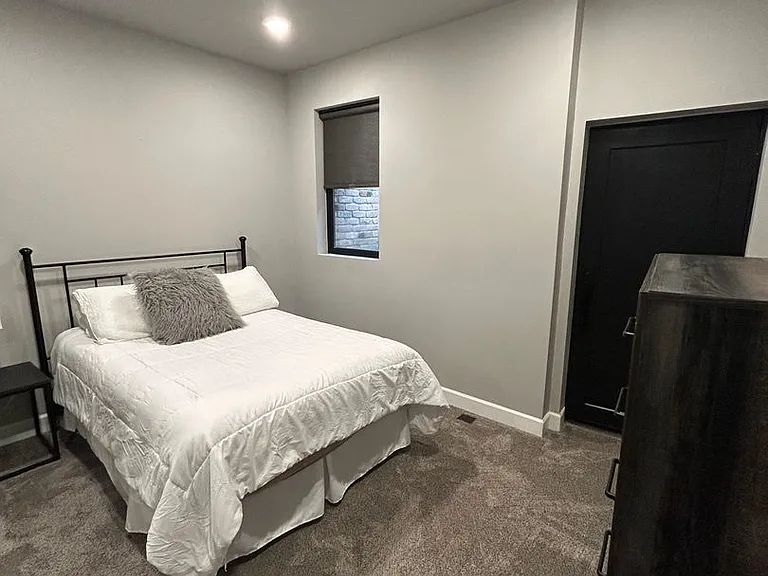 305 N Alaska St — Photo 18
