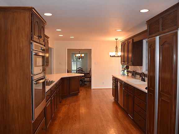 4th image of 3729 Haverhill Dr