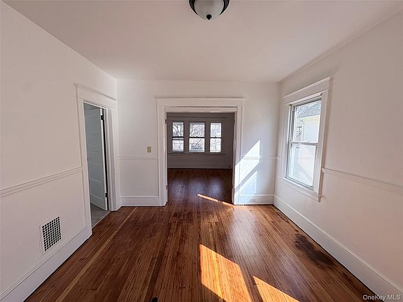 3rd image of 23 May St