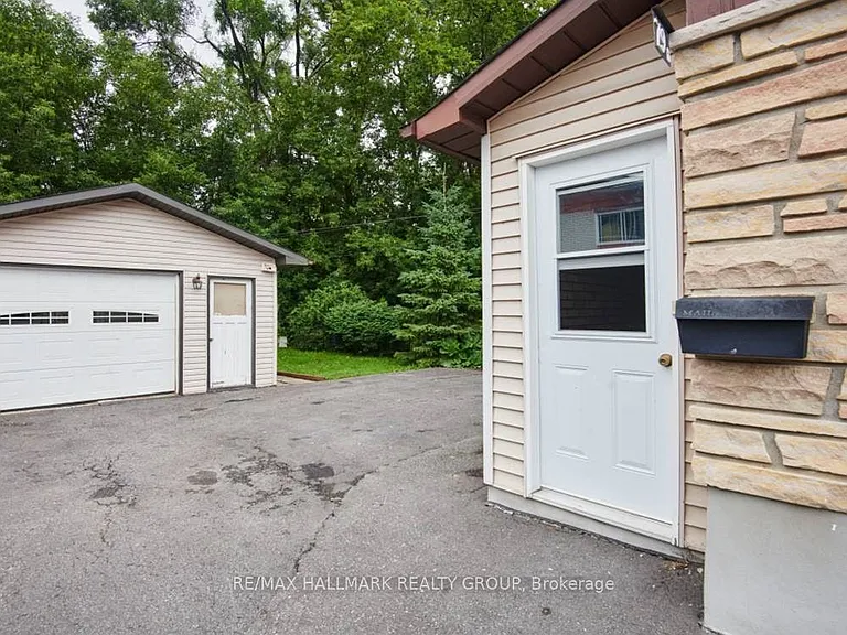 79 Jolliet Ave #B — Photo 4