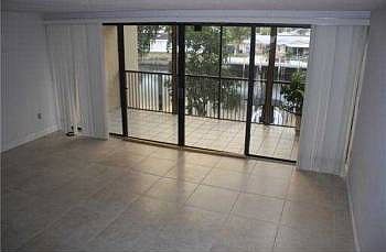 5th image of 1100 SE 5th Ct APT 9