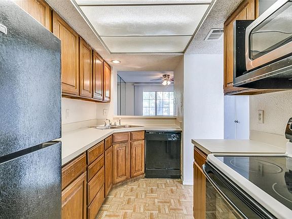 4th image of 12808 Woodbend Ct