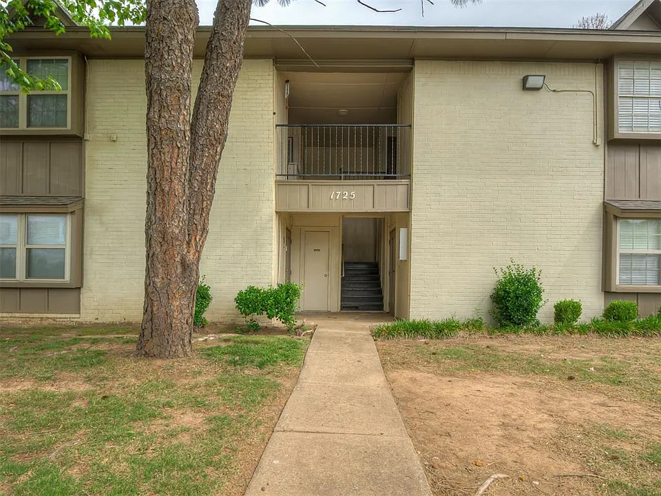 1725 E Lindsey St #2