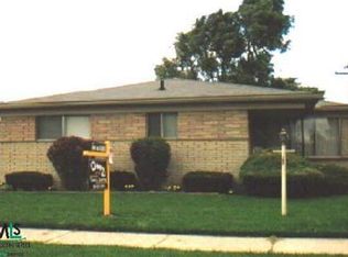 15010 Kenwood St, Oak Park, MI 48237