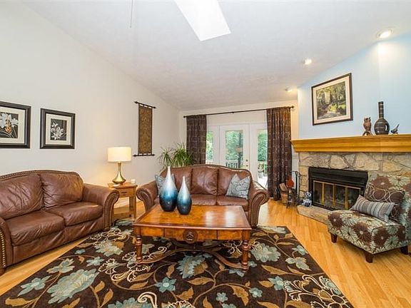 3rd image of 6781 Trailview Dr