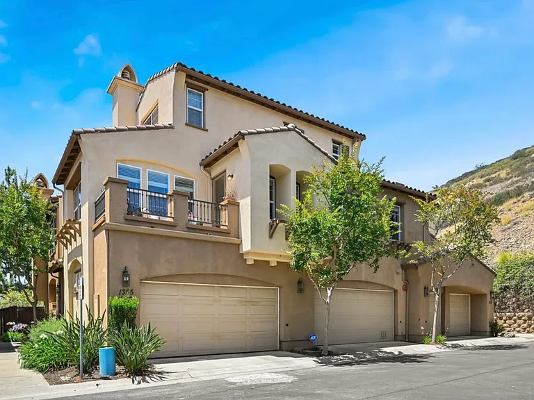 1355 Sky Ridge Ct — Photo 1