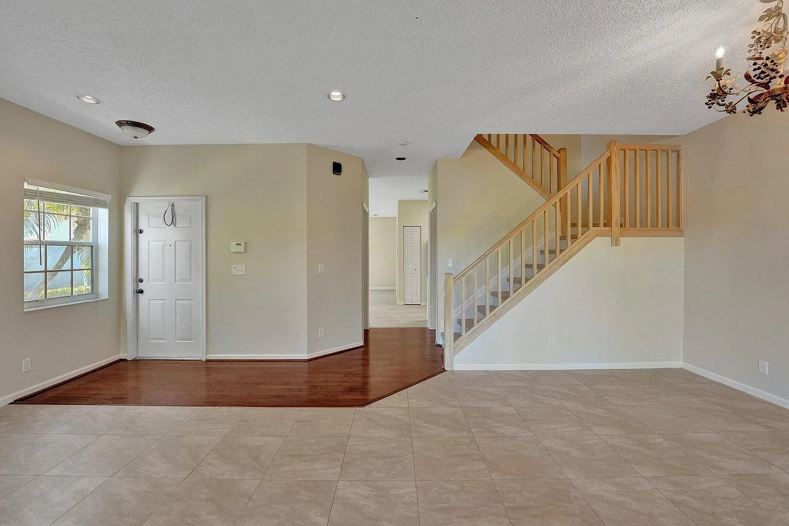 4 bed, 2.5 bath, 1821 sqft, $3,950 — Photo 4