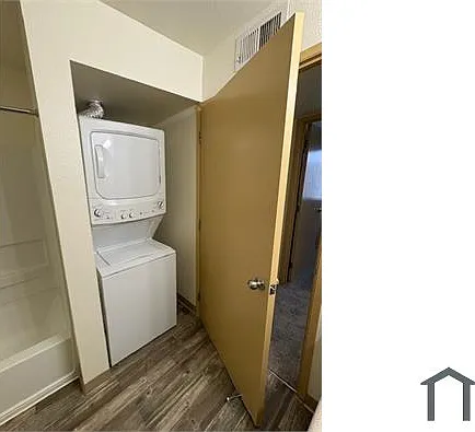 700 Eubank Blvd SE — Photo 15