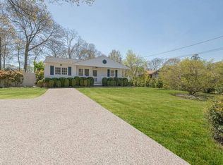 36 School St, Hampton Bays, NY 11946