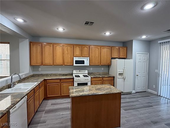 5th image of 258 Bella Matese Ave
