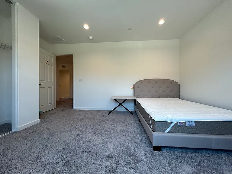 21195 Broken Stone Ct #6 — Photo 1