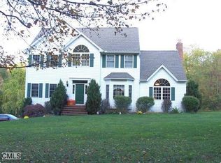 44 Bennetts Bridge Rd, Newtown, CT 06470