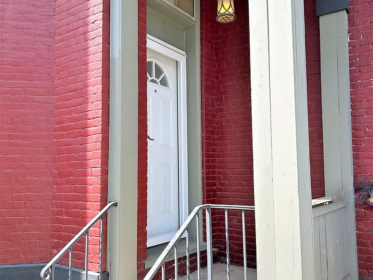 Private Entrance w/ Porch