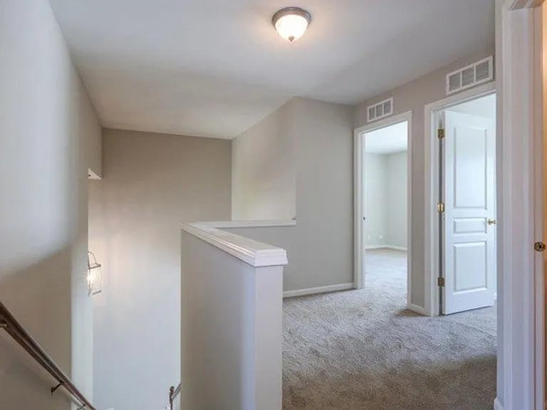 565 Conservatory Ln — Photo 4