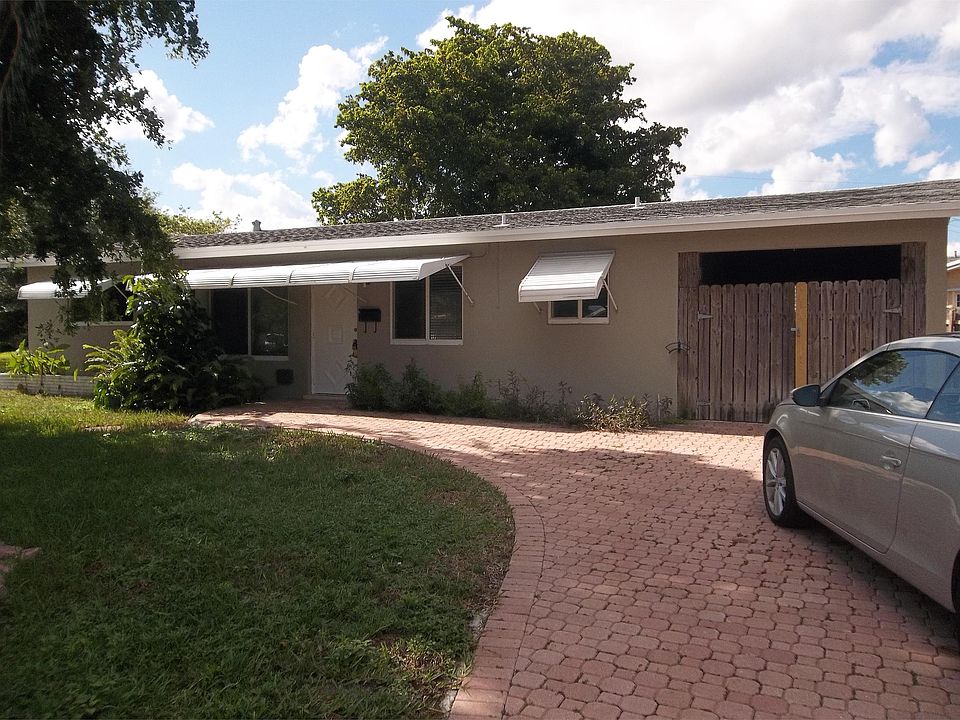 1st image of 1325 SE 1st Ter