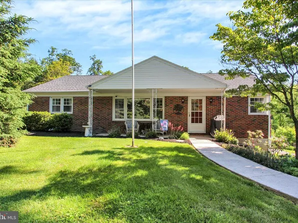7890 Gnatstown Rd, Hanover, PA 17331