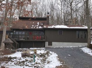 132 Cornwall Pl, Bushkill, PA 18324