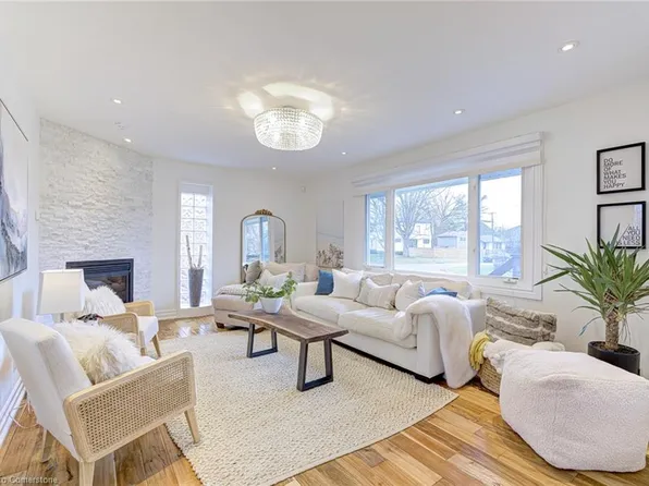 5442 Anthony Pl, Burlington, ON L7L 3G8
