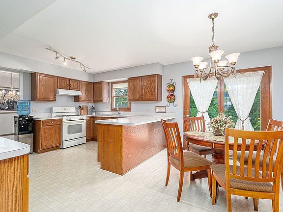 5th image of 2040 Glenmoor Dr
