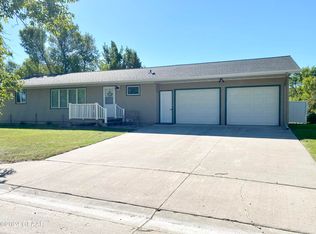 208 15th Ave, Langdon, ND 58249