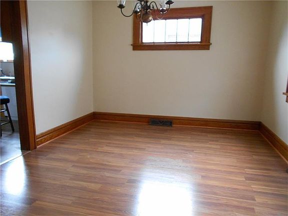 4th image of 221 E Euclid Ave