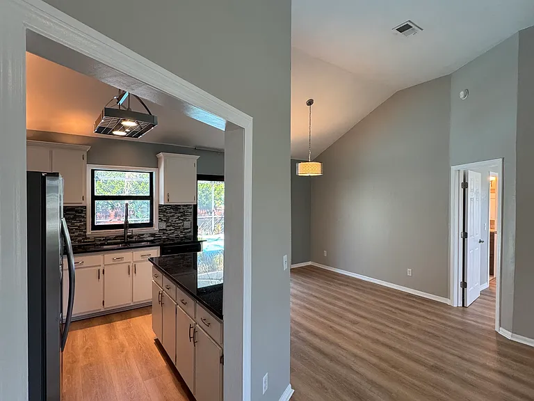 8365 Bahamas Rd — Photo 13