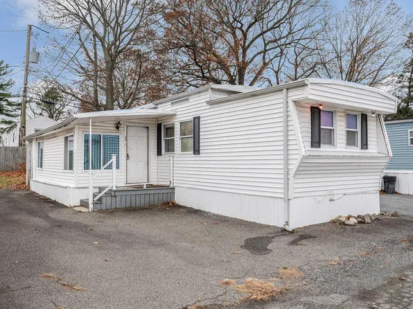 261 Newbury St #33B, Peabody, MA 01960