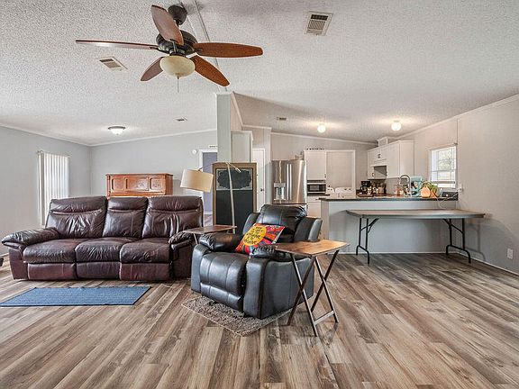 5th image of 191 Beech St