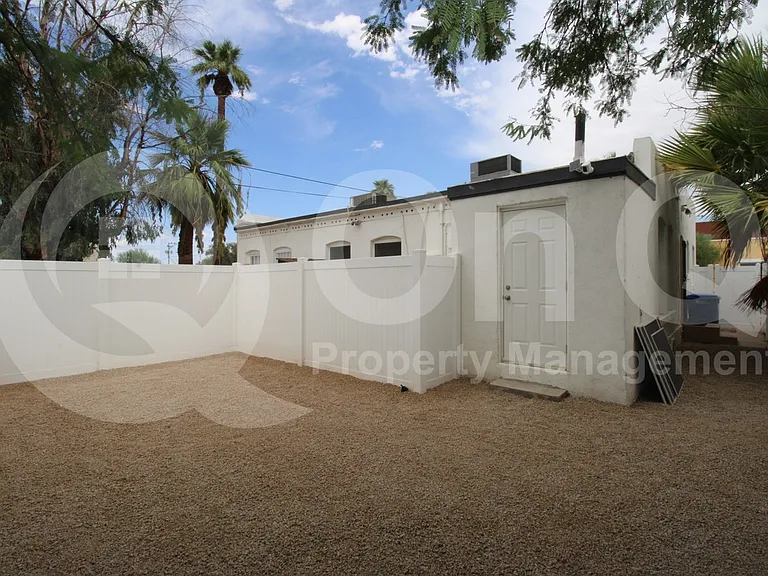 146 N 10th Ave — Photo 15