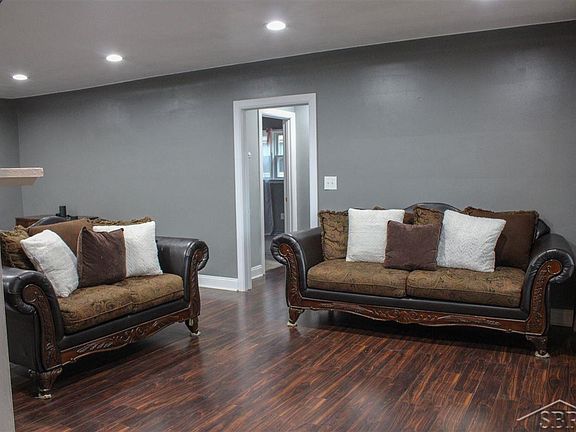 4th image of 2515 Delaware Blvd