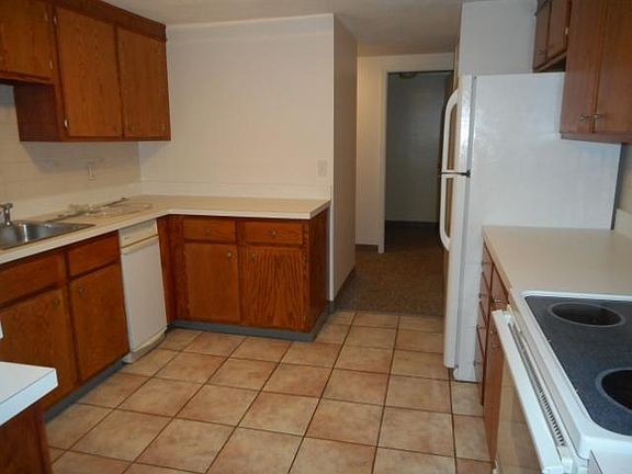 3rd image of 1100 Salem St APT 50