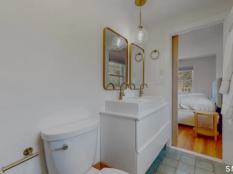 444 Highland St — Photo 11