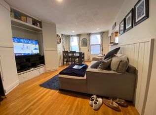 17 Greenough Ln #1A, Boston, MA 02113