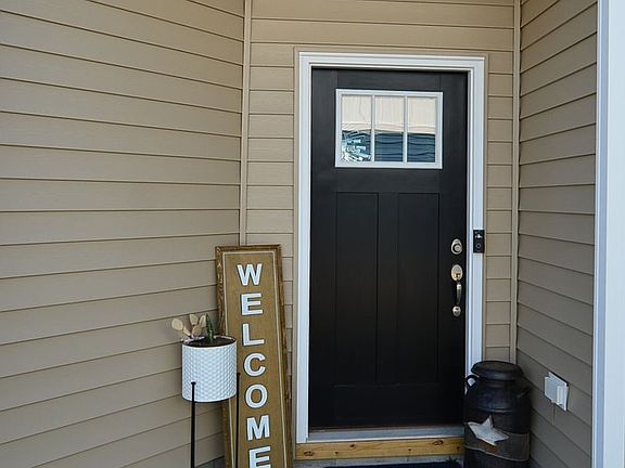 3rd image of 1223 Jadens Way