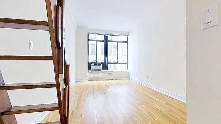 Rented by Bond New York | media 18