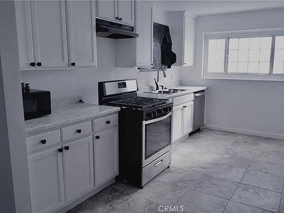 4th image of 755 W Holguin St