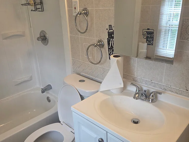 73 Rose Ln — Photo 9
