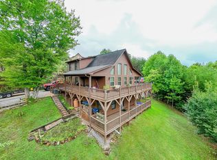 104 Prairie Crossing Dr, Murphy, NC 28906