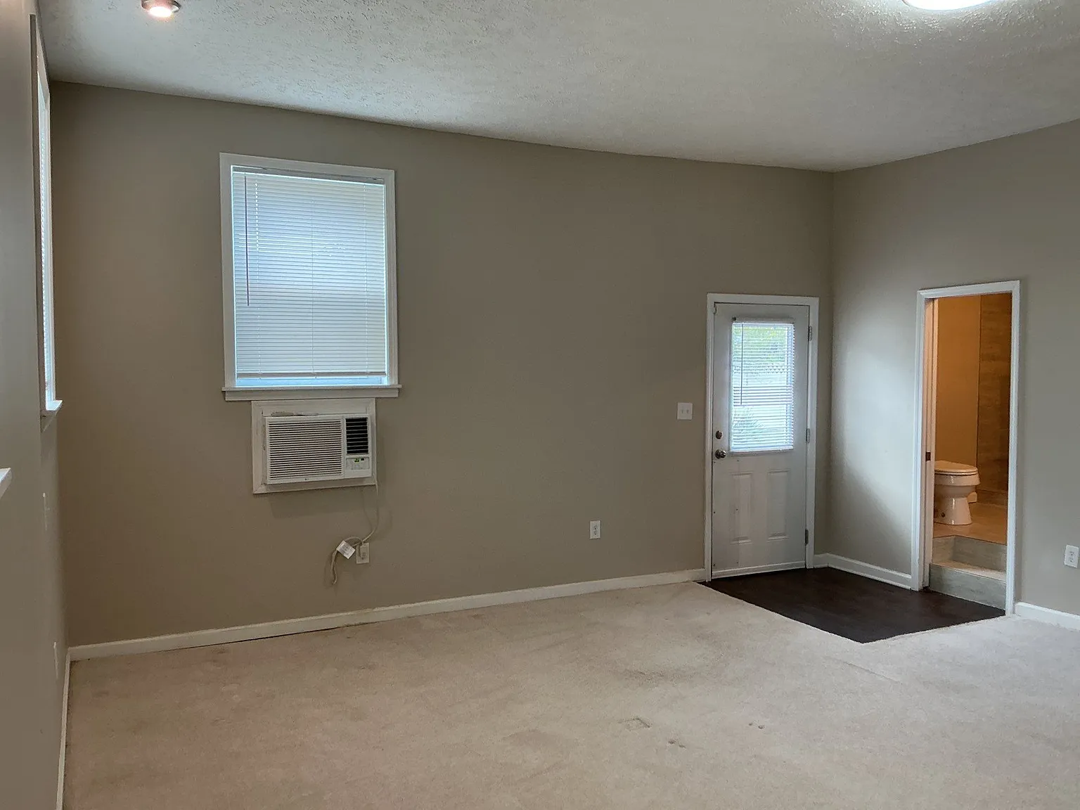 4 bed, 2197 sqft, $2,100 — Photo 4